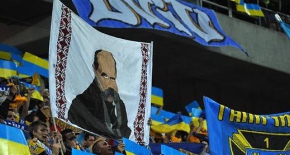 Матч Украина - Польша пройдет со зрителями